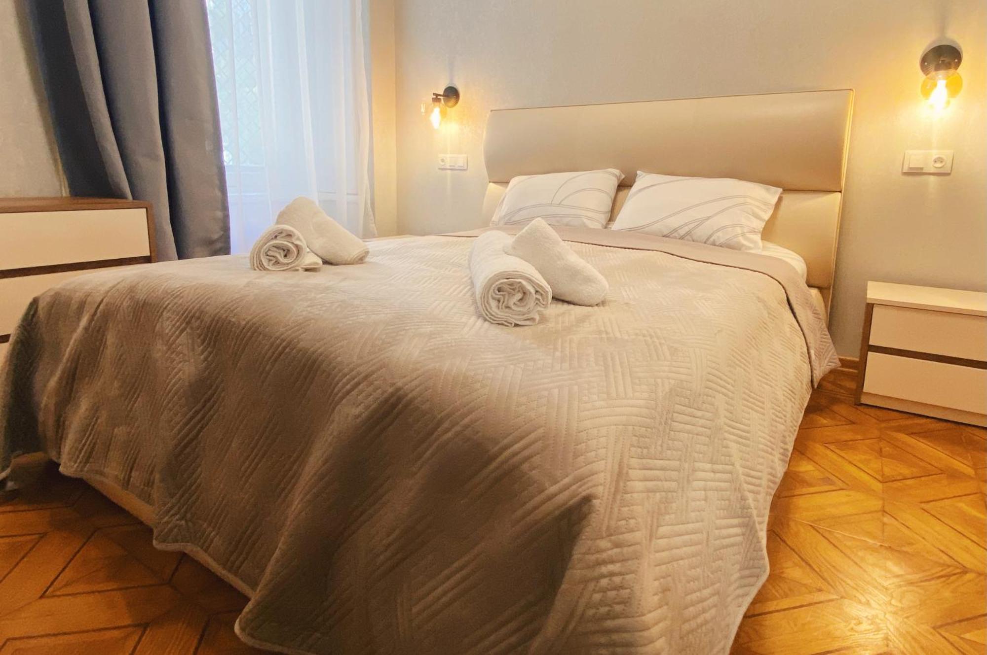 Sofiko Apartment In A Legendary Building Tbilisi ภายนอก รูปภาพ